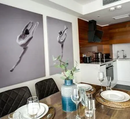 Smart Host * מינכן